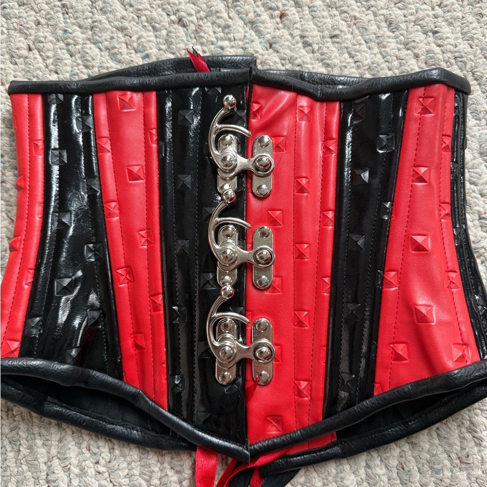 Timeless Trends Red and Black Corset with Metal Clasp Size 22